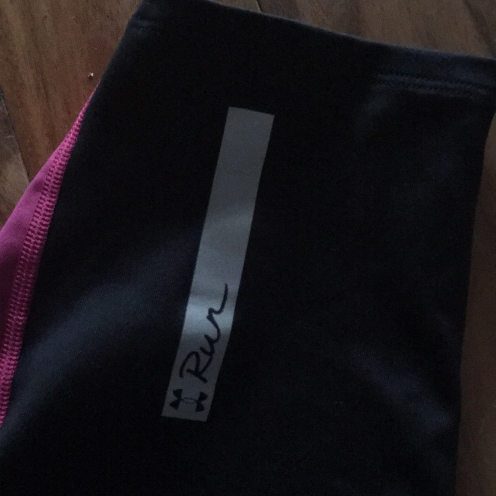 FLASH SALE Under Armour Black & Pink Outfit sz S/M - Picture 6 of 7